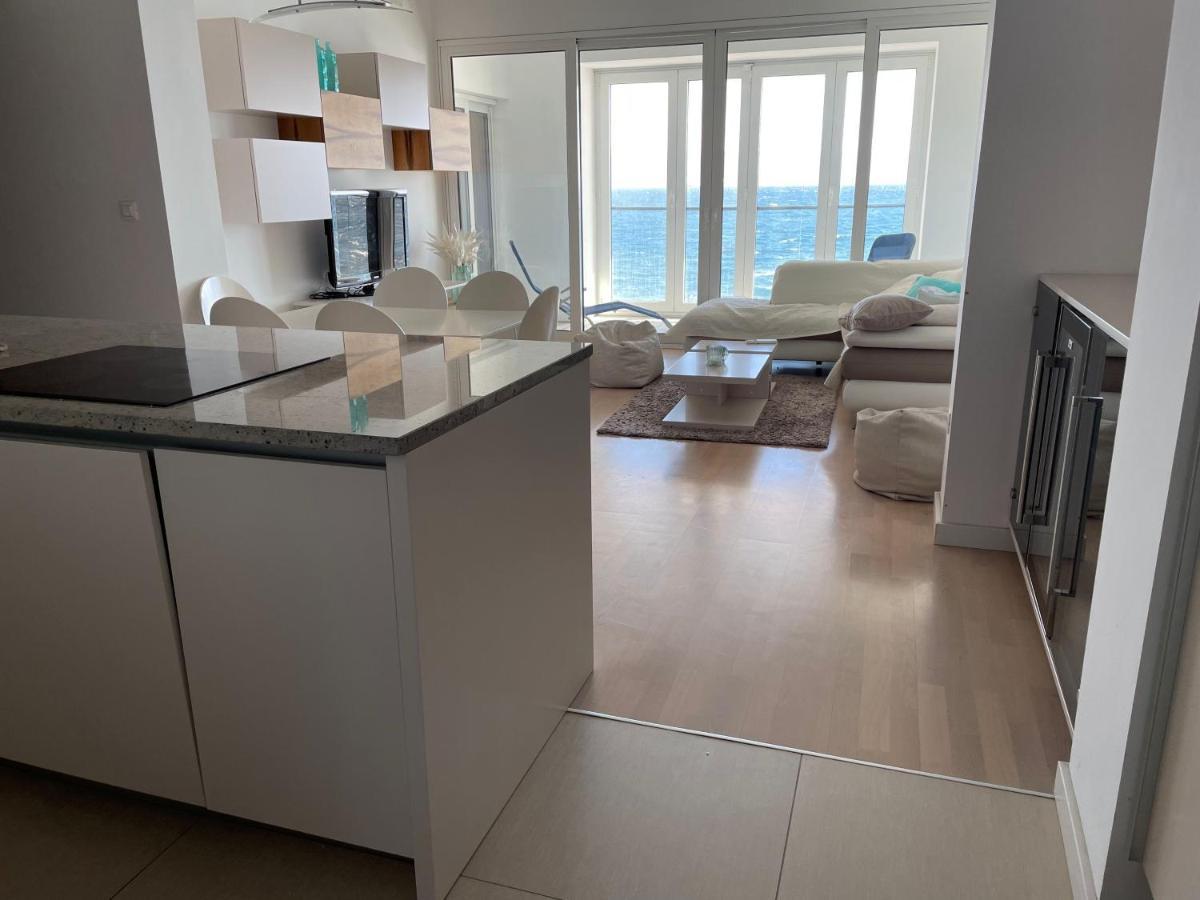 First Row To The Sea Apartment Opatija Bagian luar foto