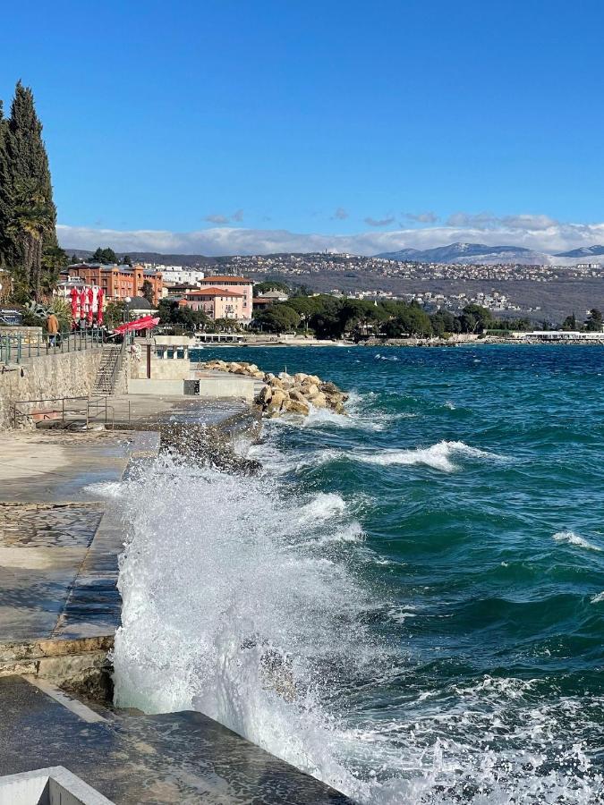 First Row To The Sea Apartment Opatija Bagian luar foto