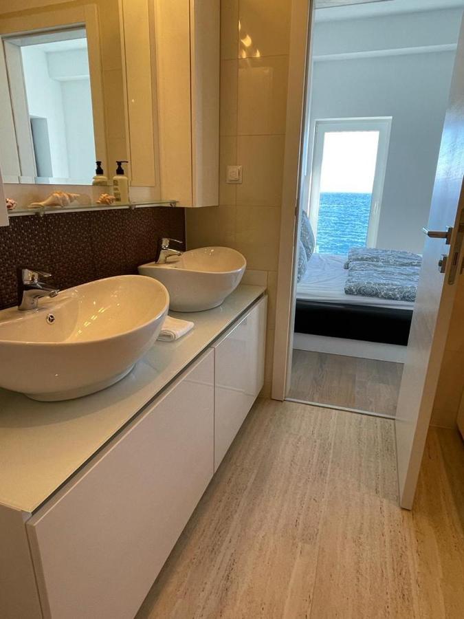 First Row To The Sea Apartment Opatija Bagian luar foto
