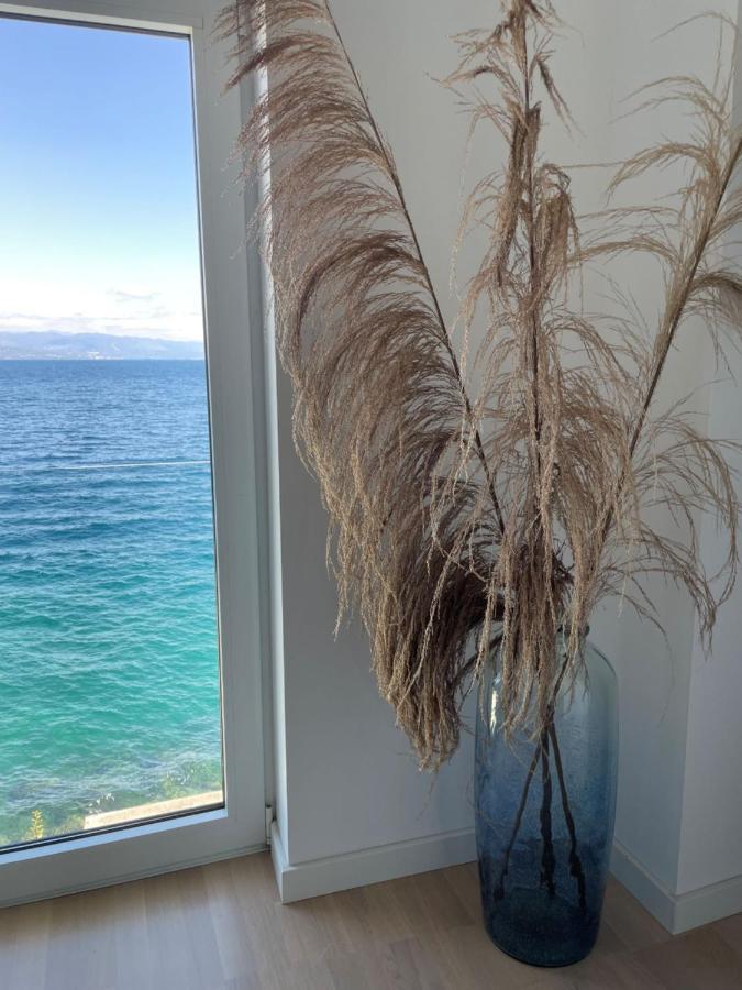 First Row To The Sea Apartment Opatija Bagian luar foto