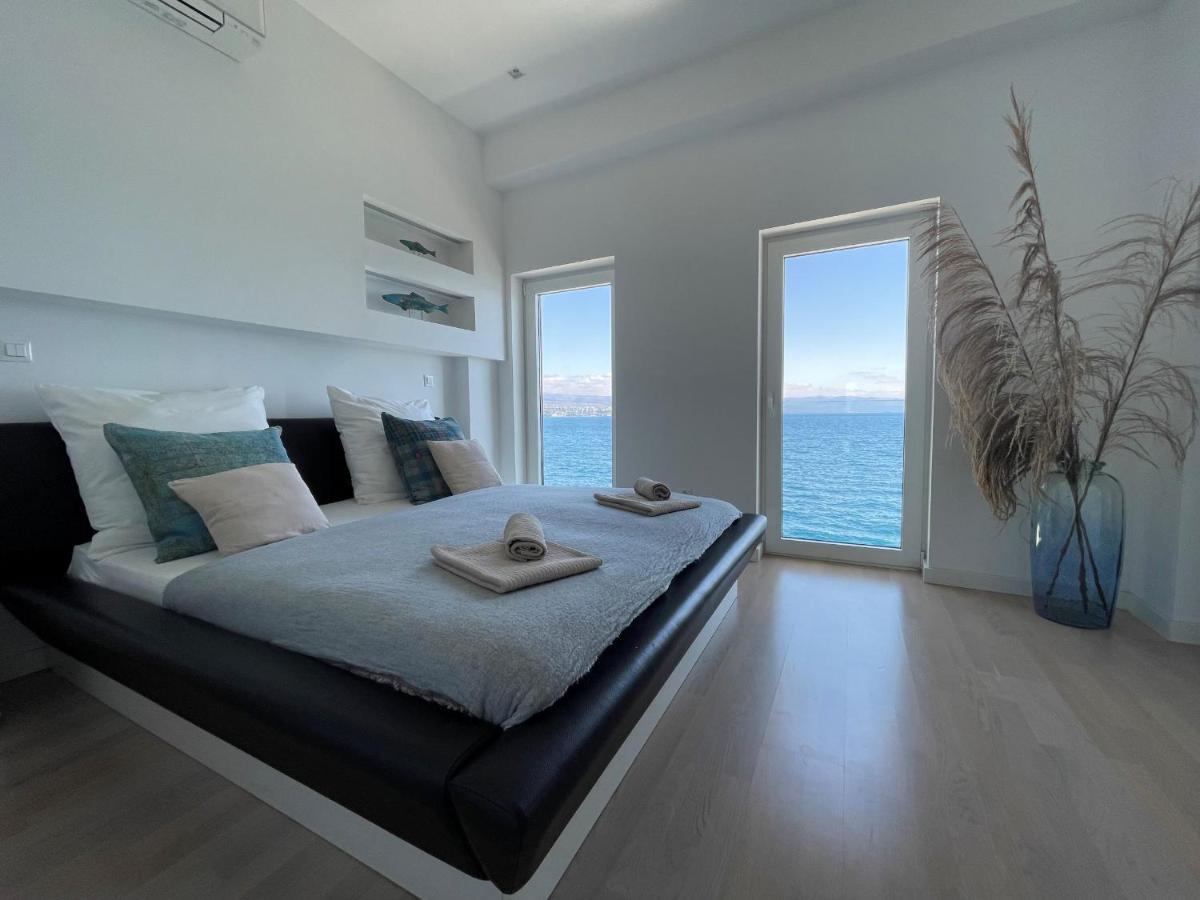 First Row To The Sea Apartment Opatija Bagian luar foto